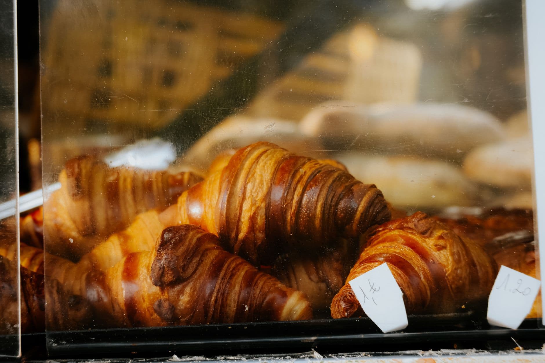 Bakery Loyalty Programs: Wallet Passes for the Morning Counter Rush
