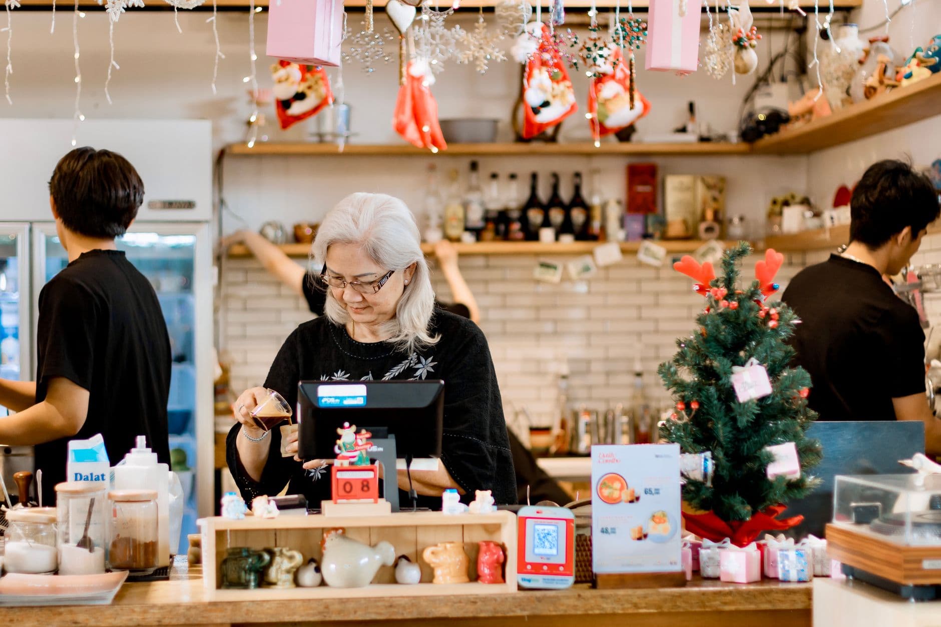 How to Start a Loyalty Program for Your Small Business: A 10-Step Guide (2026)